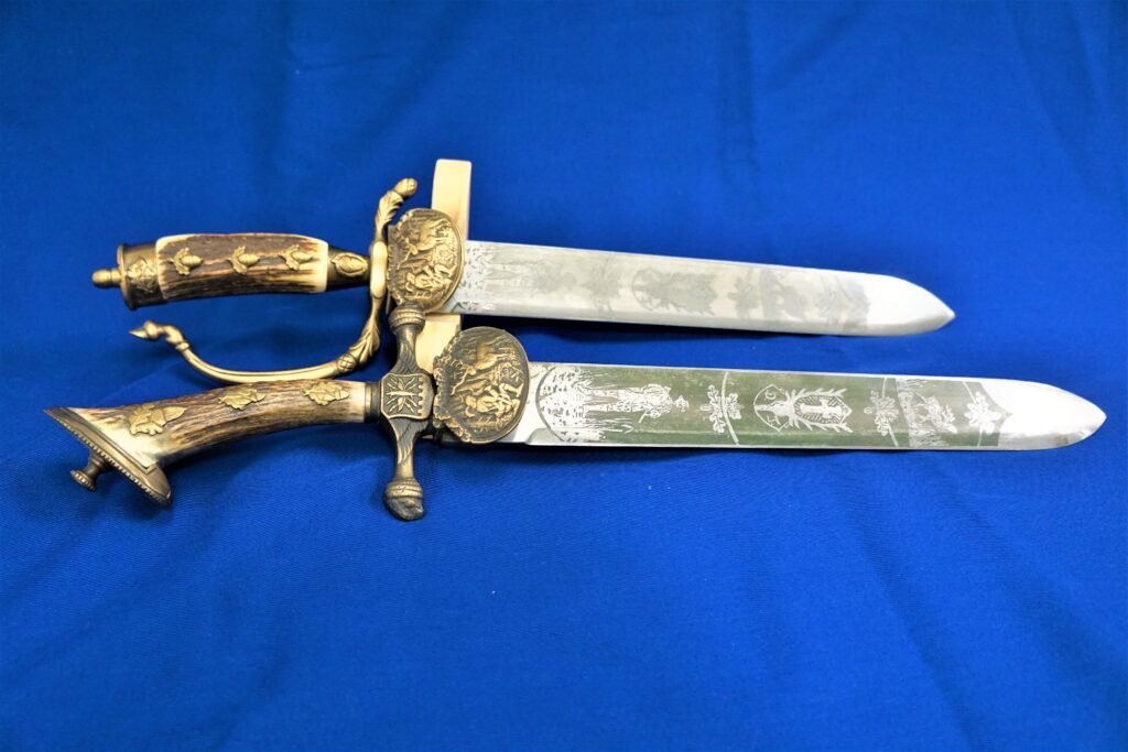 Buy Wolf, Lion, Eagle Head Bayonet Knife